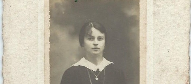 Photo de Pascale et page de son journal intime